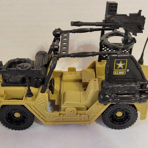 U.S. Army Desert Forces Playset Toy Action Figures Weapons and Vehicles - Picture 2 of 16